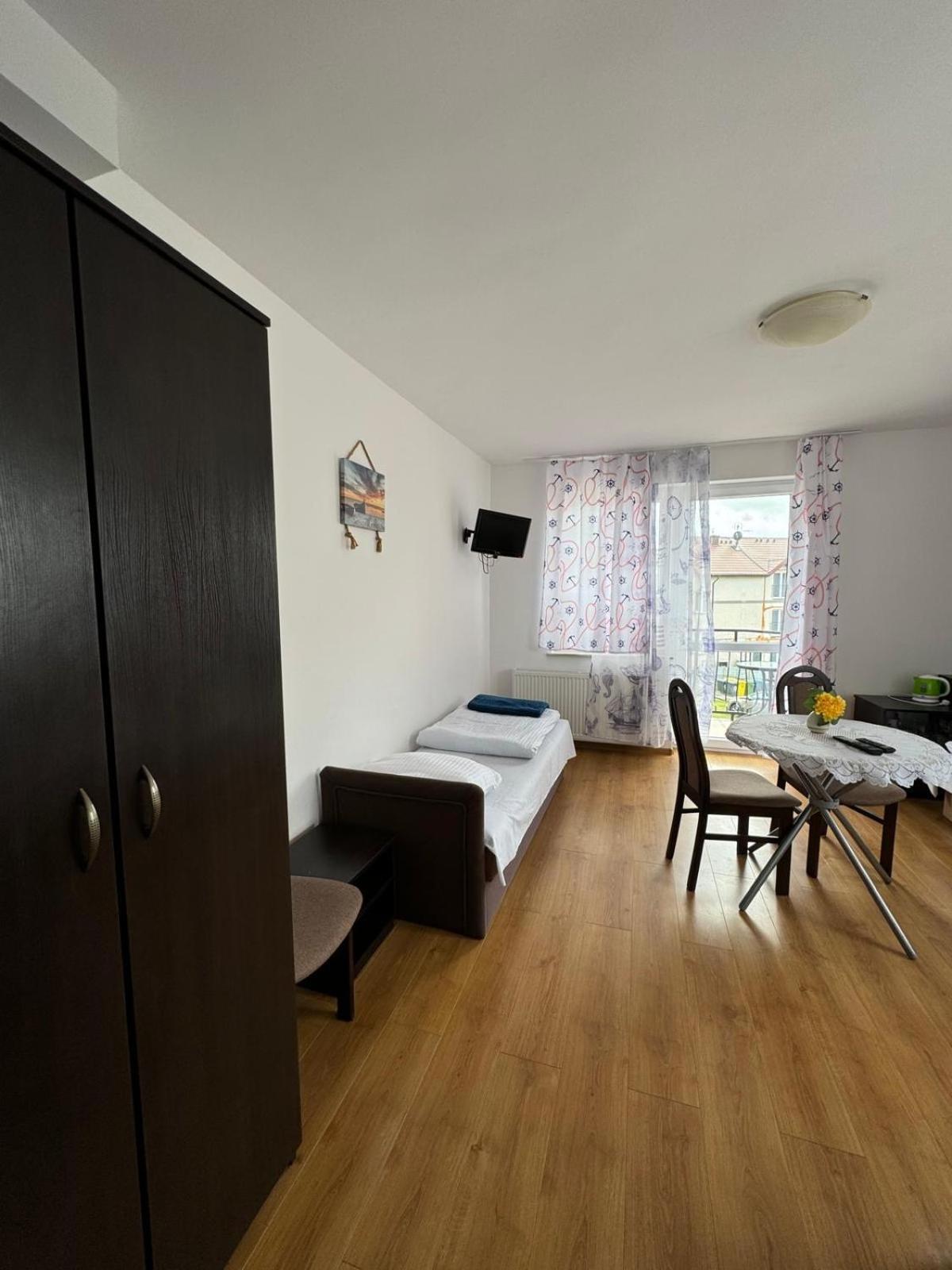 Sloneczny Brzeg Hotel Jaroslawiec Ngoại thất bức ảnh