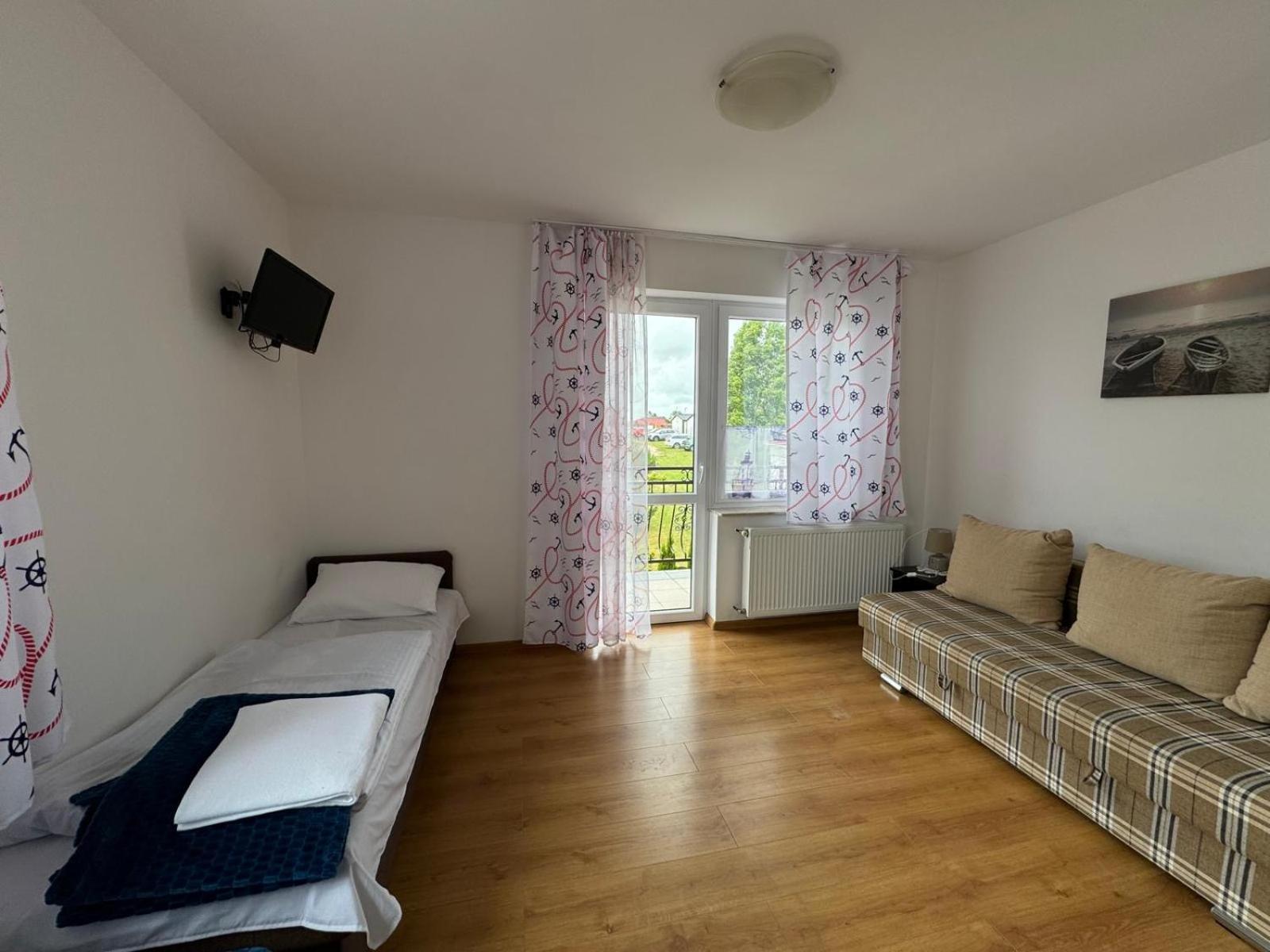 Sloneczny Brzeg Hotel Jaroslawiec Ngoại thất bức ảnh