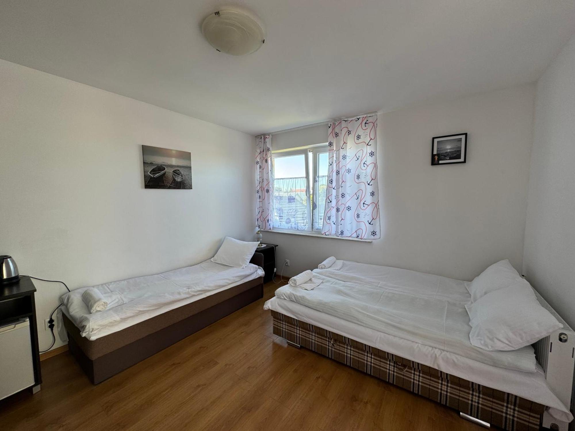 Sloneczny Brzeg Hotel Jaroslawiec Ngoại thất bức ảnh