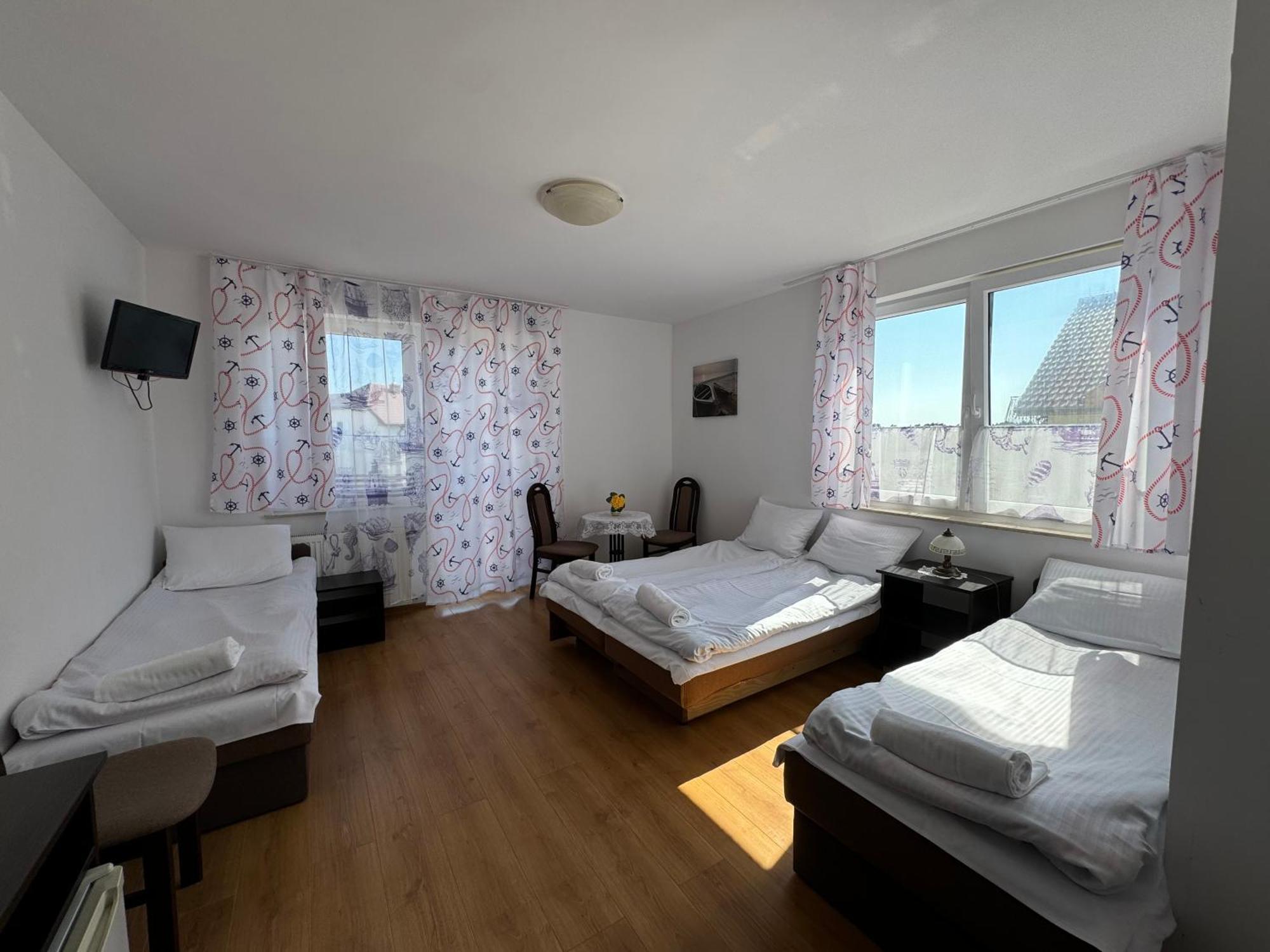 Sloneczny Brzeg Hotel Jaroslawiec Ngoại thất bức ảnh
