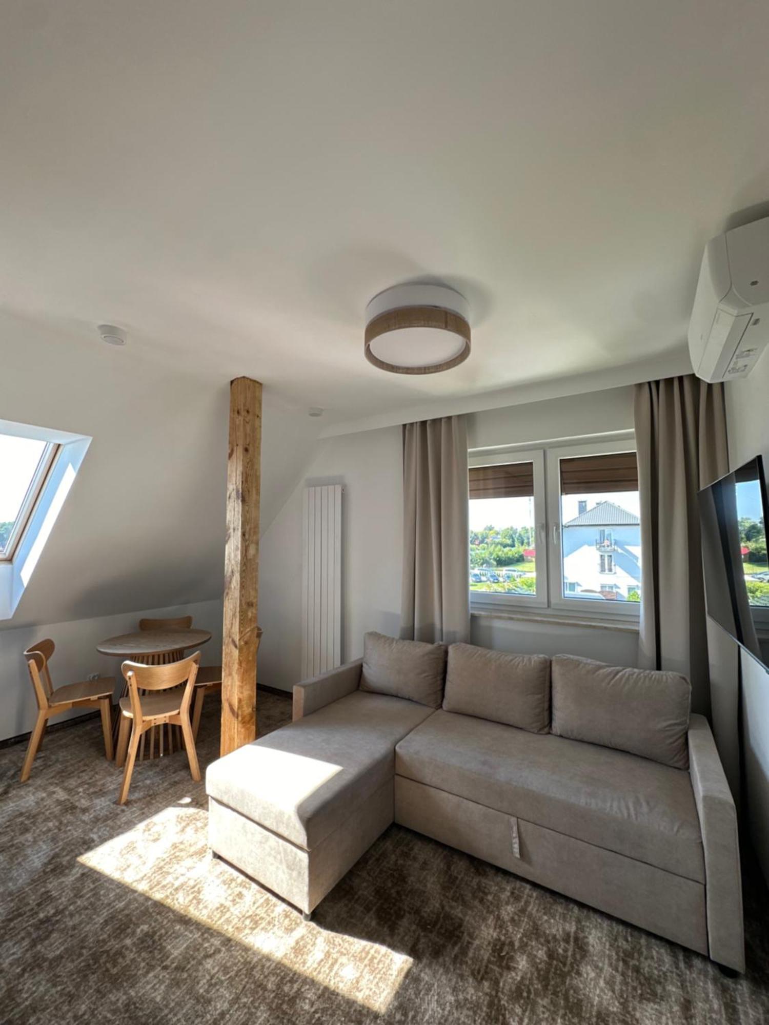Sloneczny Brzeg Hotel Jaroslawiec Ngoại thất bức ảnh